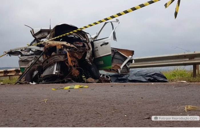 Colis O Envolvendo Cinco Carros Deixa Dois Mortos E Sete Feridos