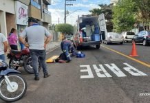 Motociclista fica ferido após colisão na traseira de caminhão com placas de Mandaguari