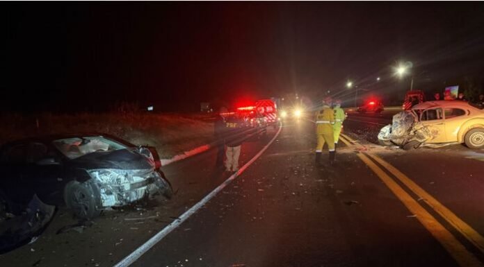 Jovem morre em colisão frontal entre Fusca e Onix na BR-369, em Cornélio Procópio