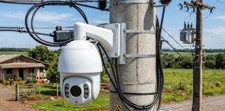 Moradora acusa ex de mandar instalar câmera para espioná-la