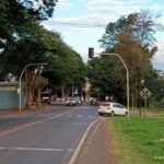 Semáforos começam a ser instalados em dois cruzamentos da Rua Senador Salgado Filho, em Mandaguari