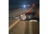Ônibus atinge motocicleta na PR-444. Duas pessoas ficaram feridas.