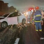Carro bate na traseira de carreta na BR-376, em Jandaia do Sul