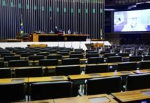 Saiba quem são os deputados estaduais e federais eleitos e reeleitos no Paraná