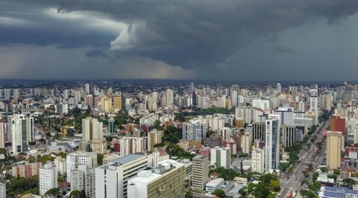 Tempestades se afastam do Paraná; chuvas mais intensas são prevista a partir de quinta